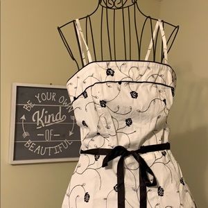 Very cute black and white floral dress